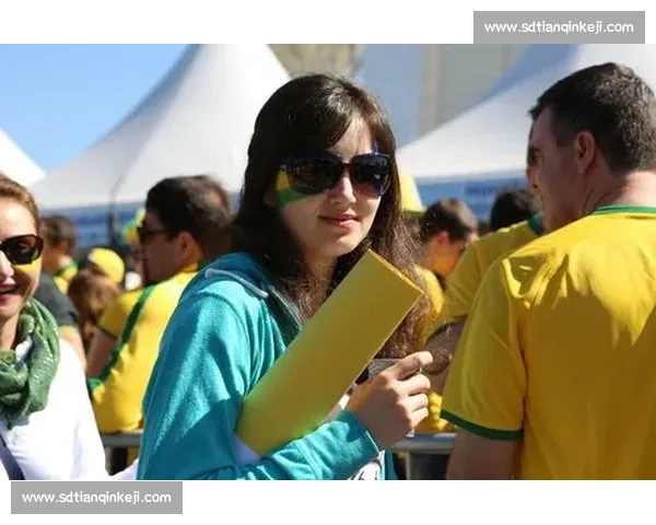 家门口看世界杯，瓜达拉哈拉球迷狂欢，气氛燃爆！